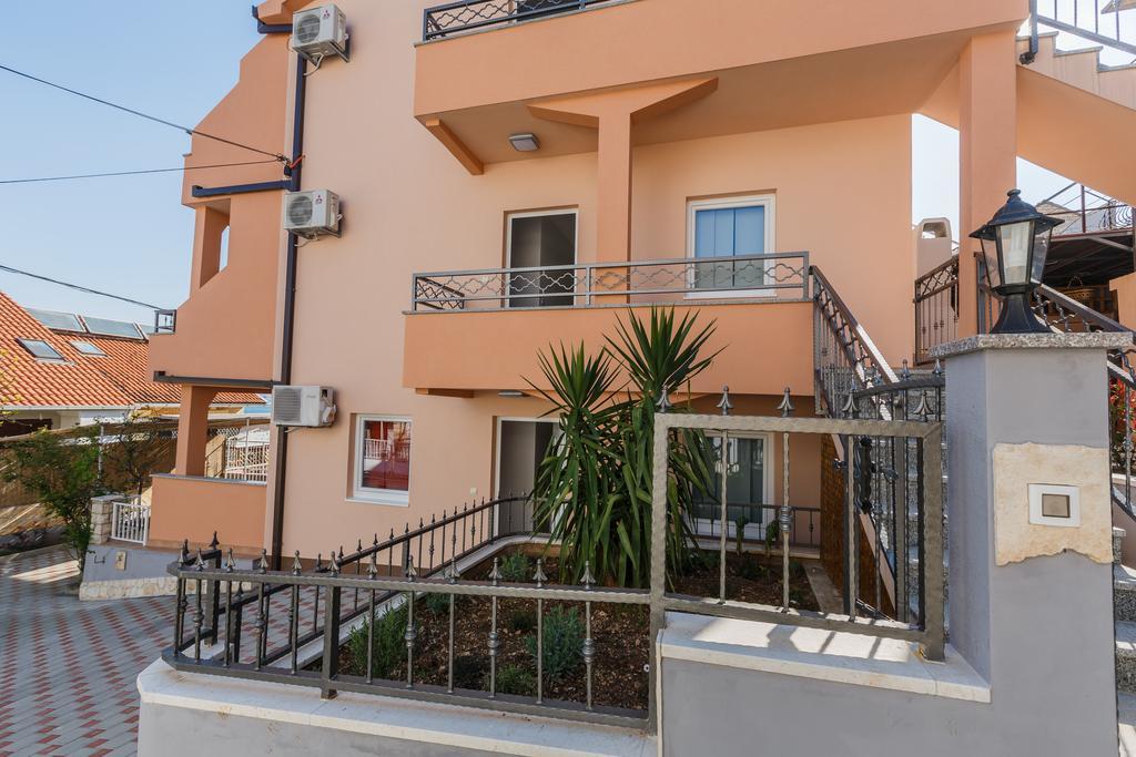 Apartments Viljac Trogir Exterior photo
